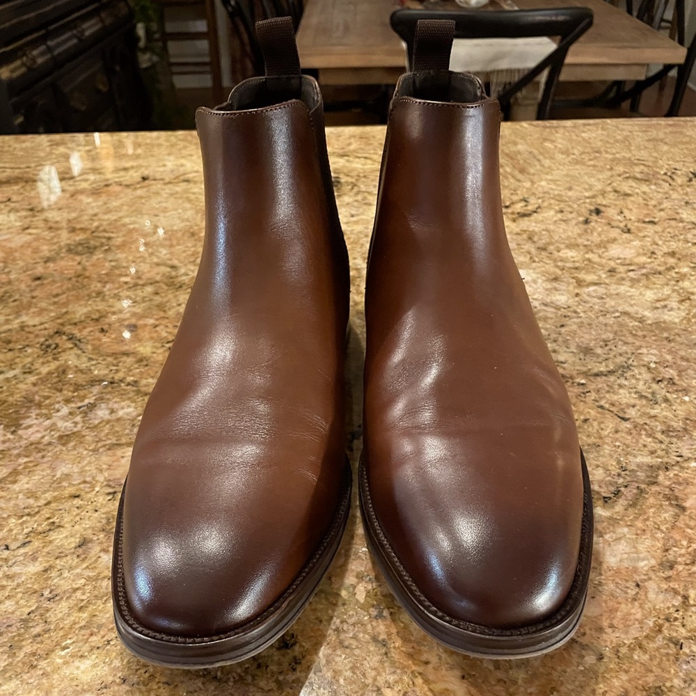 Leather Chelsea boots - Only worn 2 times - in excellent condition